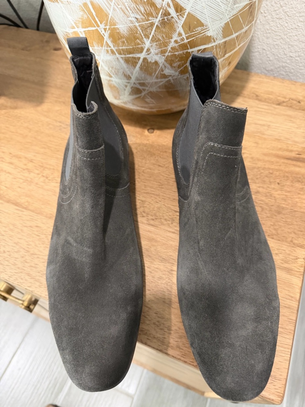 Men's Gray Suede Chelsea Boots